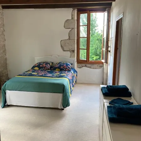 Rare Exclusivite La Fongrivoise Grande Piscine Avec Terrasse 5 Et Salle De Bain Wc Privatifs Patio Cheminee Sans Vis A Vis * Thénac