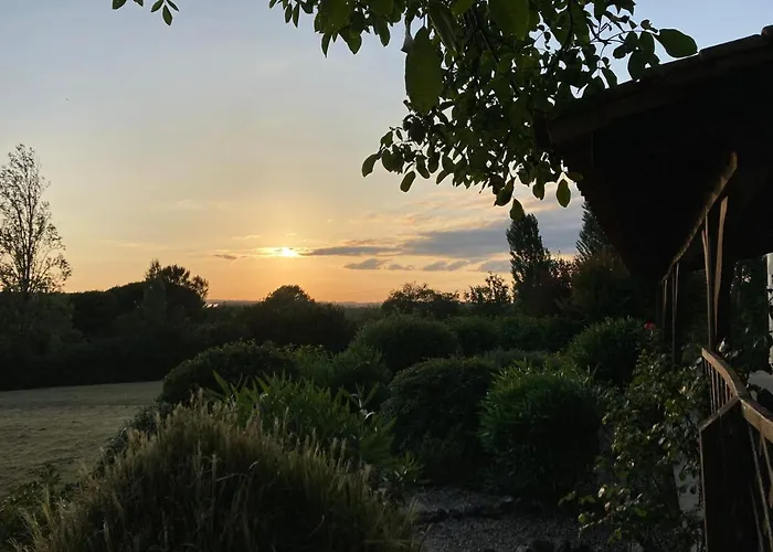 Rare Exclusivite La Fongrivoise Grande Piscine Avec Terrasse 5 Et Salle De Bain Wc Privatifs Patio Cheminee Sans Vis A Vis فيلة Thénac